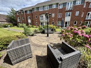 Bernard Court Communal Gardens- click for photo gallery